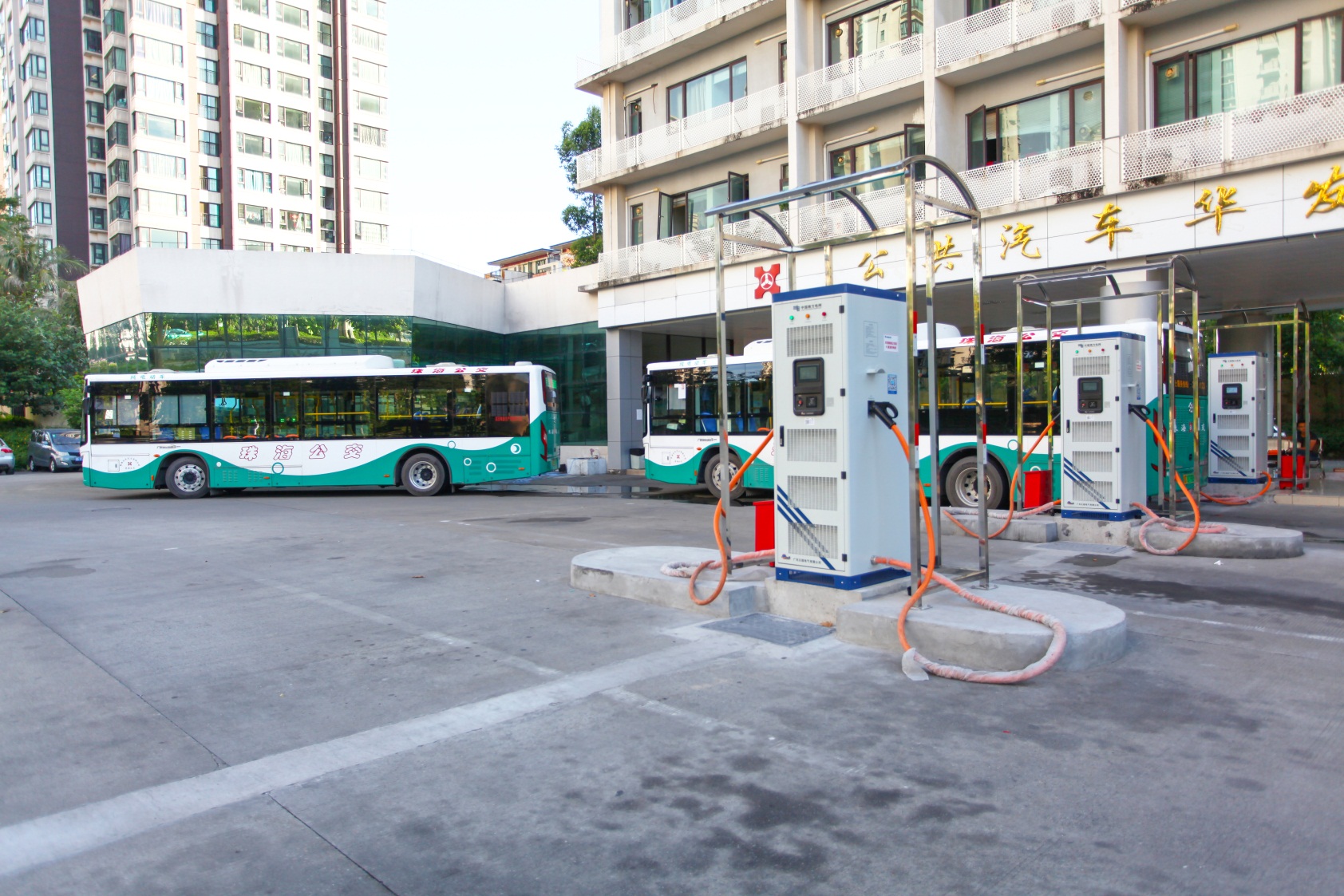 Huafa New City charging station